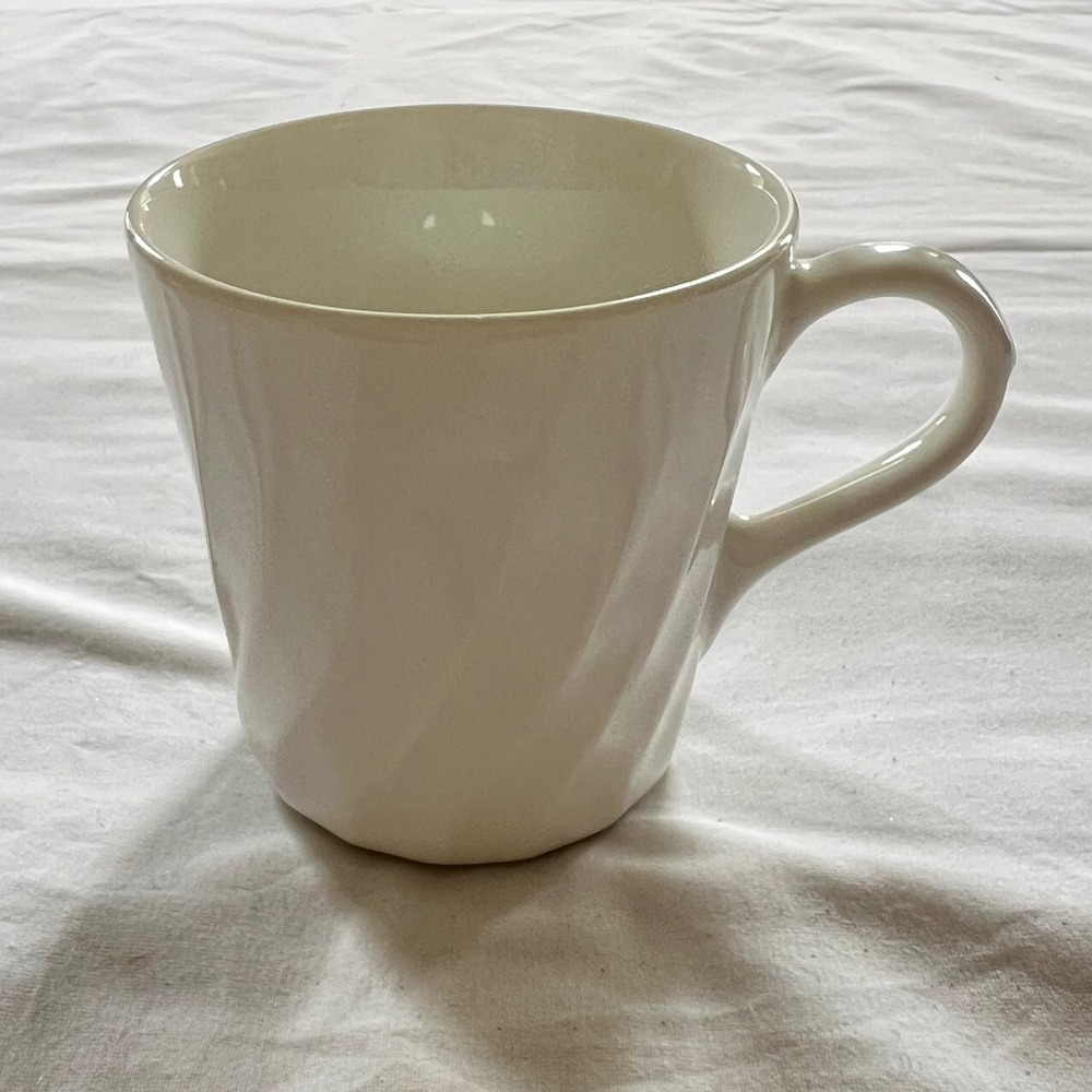 Corelle Coordinates White Stoneware Swirl Fluted Coffee Mug Tea Cup Thailand
